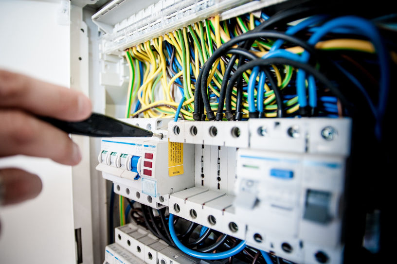 Don🗲Vill - Elektromos Biztonsági Felülvizsgálat, EBF